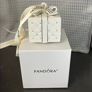 Pandora 2016 Gift Box Ornament with Ribbon
new in box